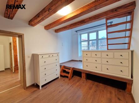 Pronájem bytu, 1+kk, 38 m²