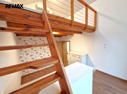 Pronájem bytu, 1+kk, 38 m²