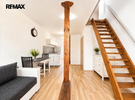 Pronájem bytu, 1+1, 53 m²