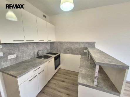 Pronájem bytu, 1+kk, 38 m²