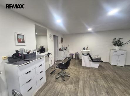 Pronájem obchodní prostory, 67 m²