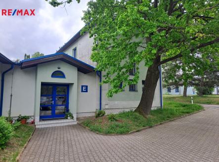 Pronájem kanceláře, 143 m²