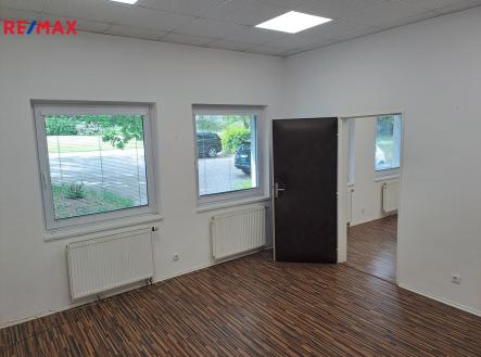 Pronájem kanceláře, 143 m²