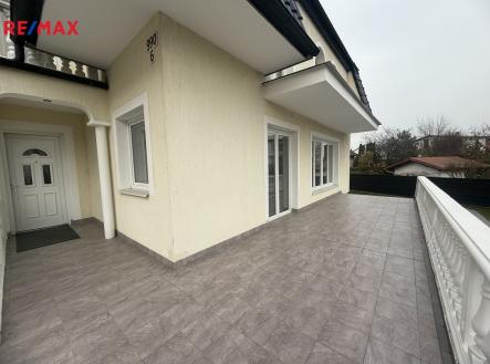 Pronájem domu/vily, 642 m²