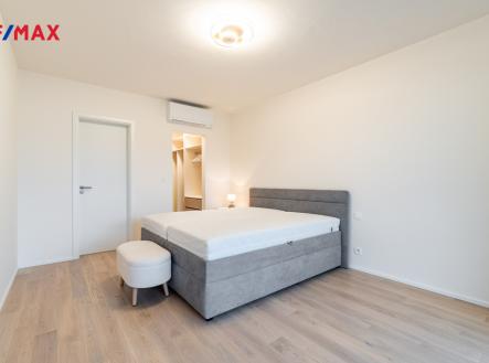 Pronájem bytu, 2+kk, 75 m²