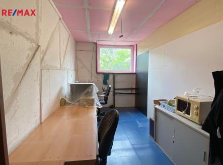 Pronájem skladovací prostor, 100 m²