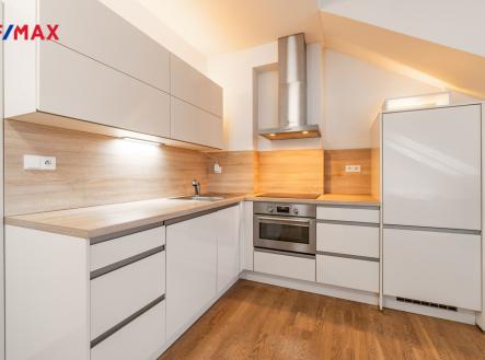 Pronájem bytu, 1+kk, 44 m²