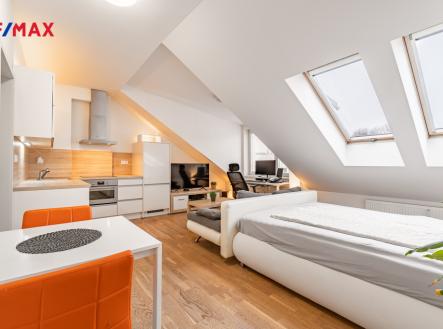 Pronájem bytu, 1+kk, 44 m²