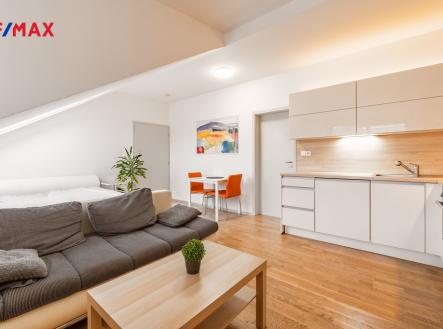 Pronájem bytu, 1+kk, 44 m²