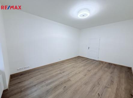 Pronájem kanceláře, 58 m²