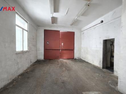 Pronájem obchodní prostor, 500 m²