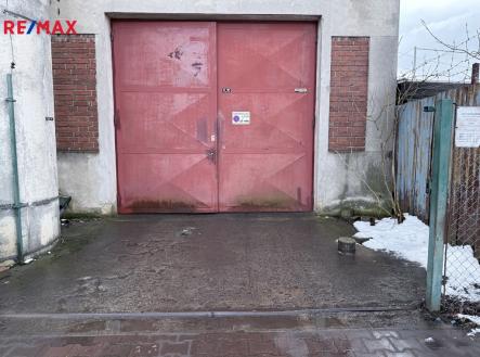 Pronájem obchodní prostor, 500 m²