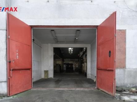 Pronájem obchodní prostor, 500 m²