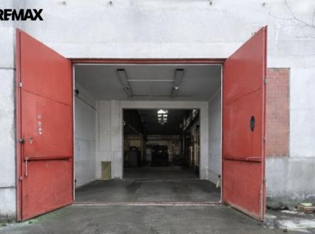 Pronájem obchodní prostor, 500 m²