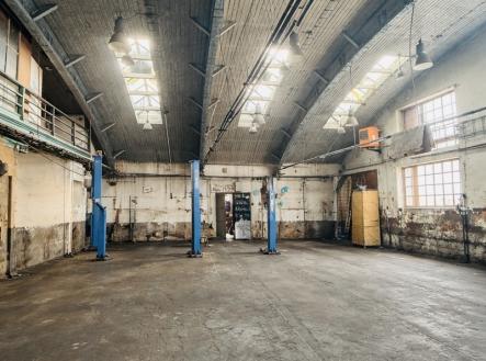 Pronájem obchodní prostory, 500 m²