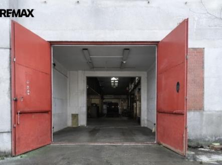 Pronájem obchodní prostory, 500 m²