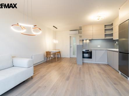 Pronájem bytu, 2+kk, 75 m²