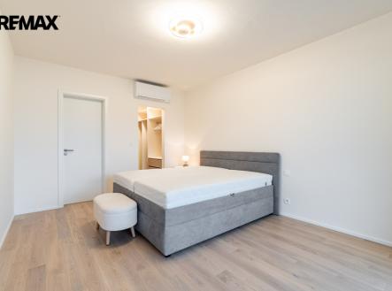Pronájem bytu, 2+kk, 75 m²