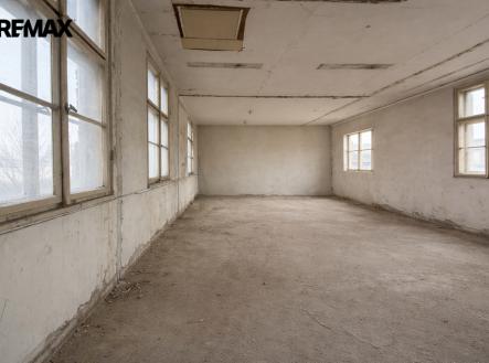 Pronájem obchodní prostor, 66 m²