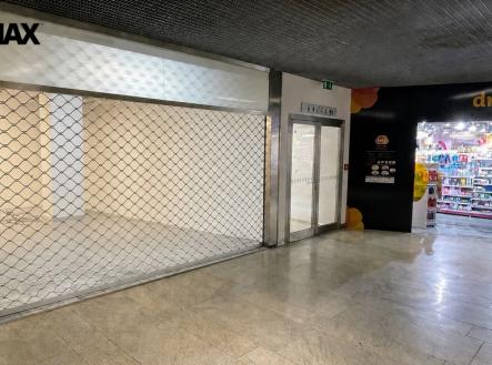 Pronájem obchodní prostory, 84 m² obrázek