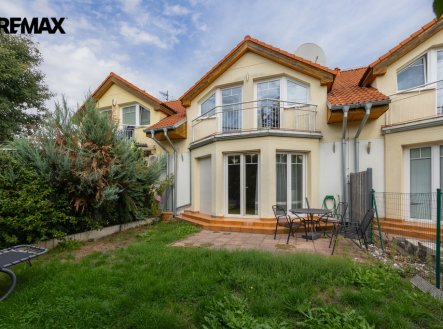 DLOUHODOBÝ PRONÁJEM ŘADOVÉHO RODINNÉHO DOMU 4+KK SE ZAHRADOU A GARÁŽÍ – BAŠŤ
