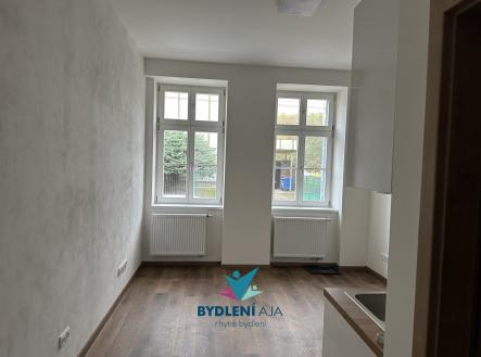 Pronájem bytu, 2+kk, 37 m²