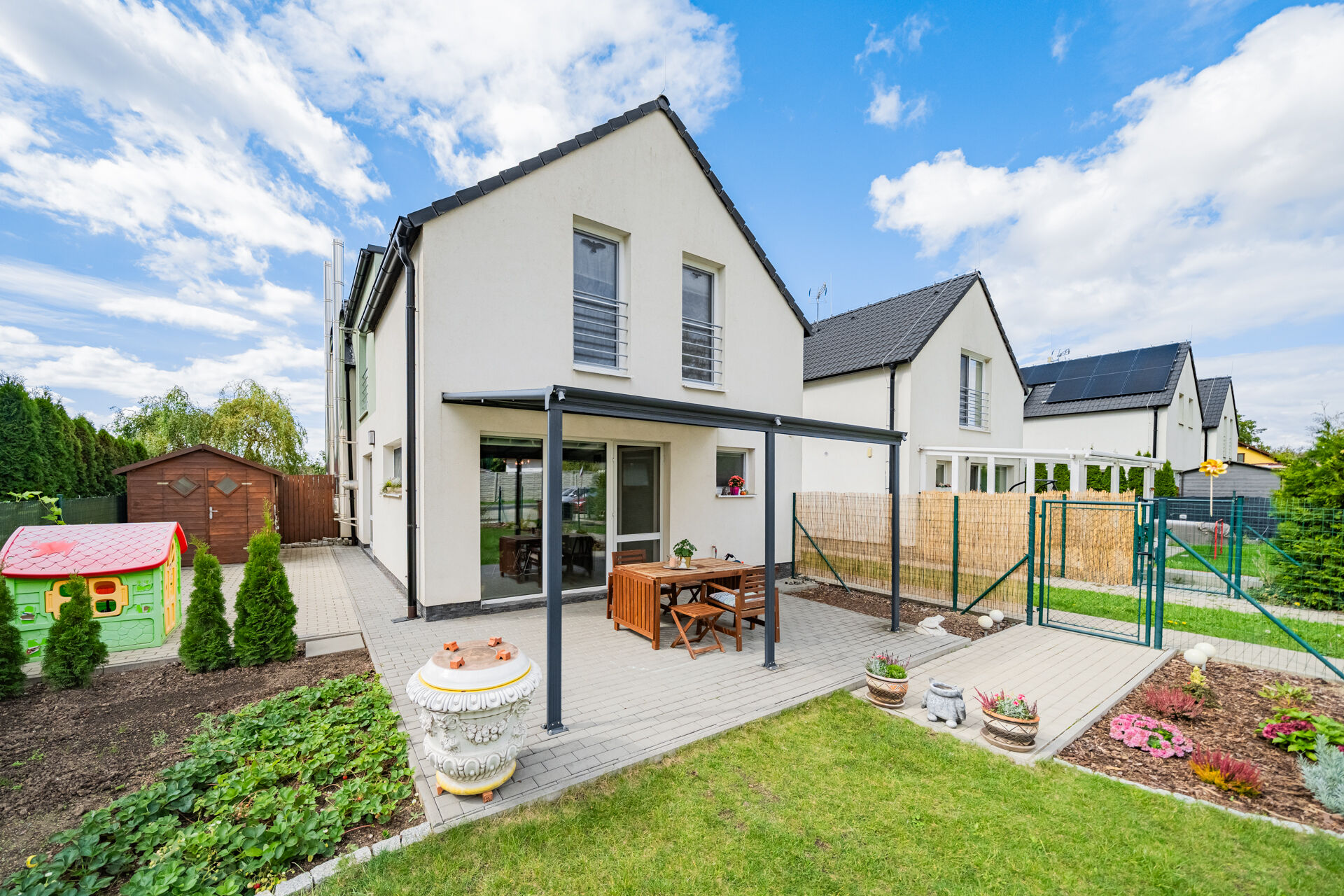 Prodej řadového domu 3kk, 86 m2, zahrada 228 m2, Ptice