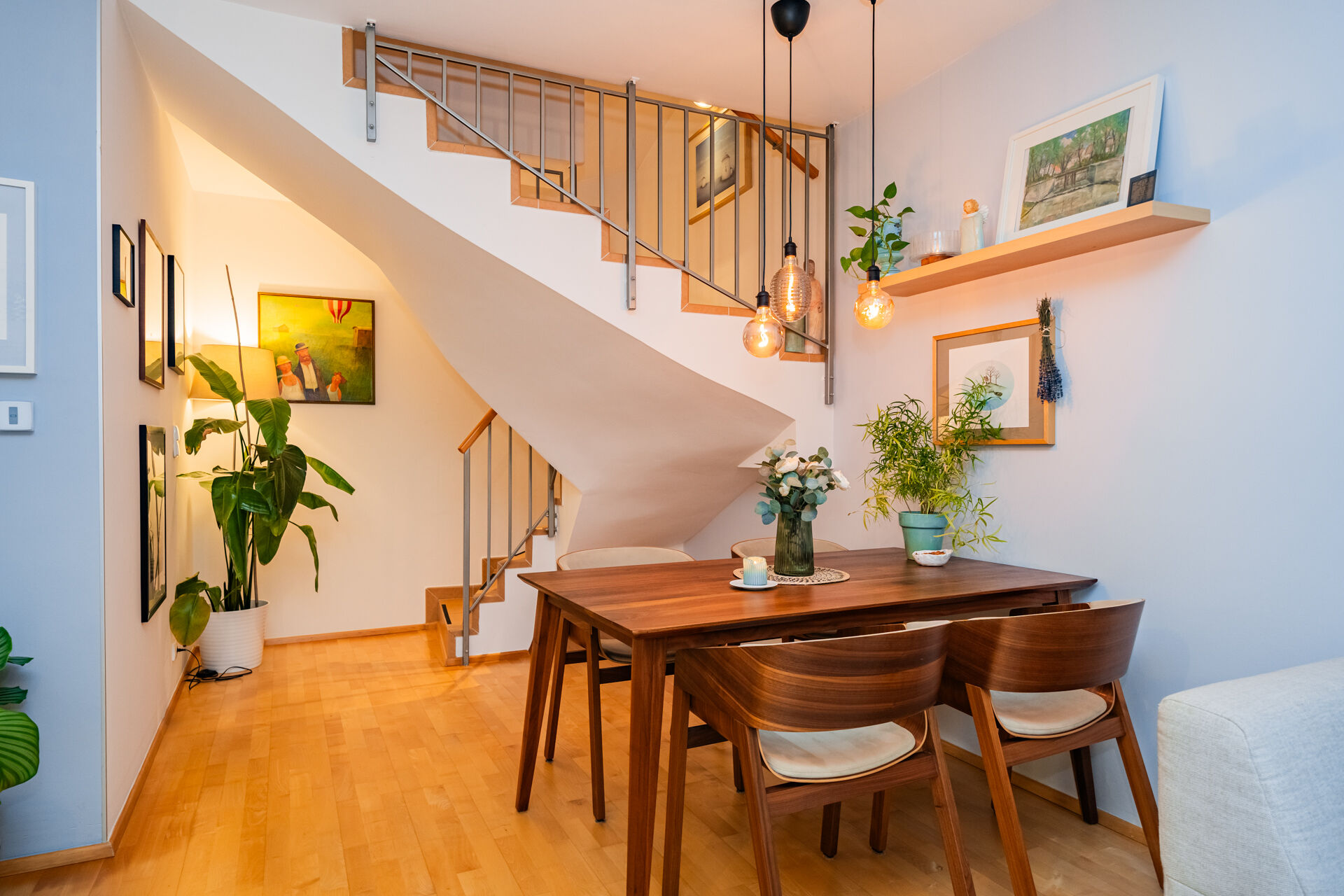 Prodej bytu 4kk, 94 m2, se zahradou a parkováním, ulice Nad Okrouhlíkem, Praha 8