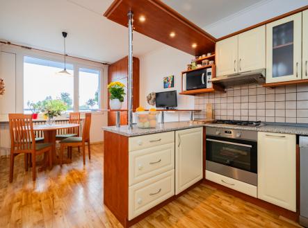 kuchyně s jídelnou