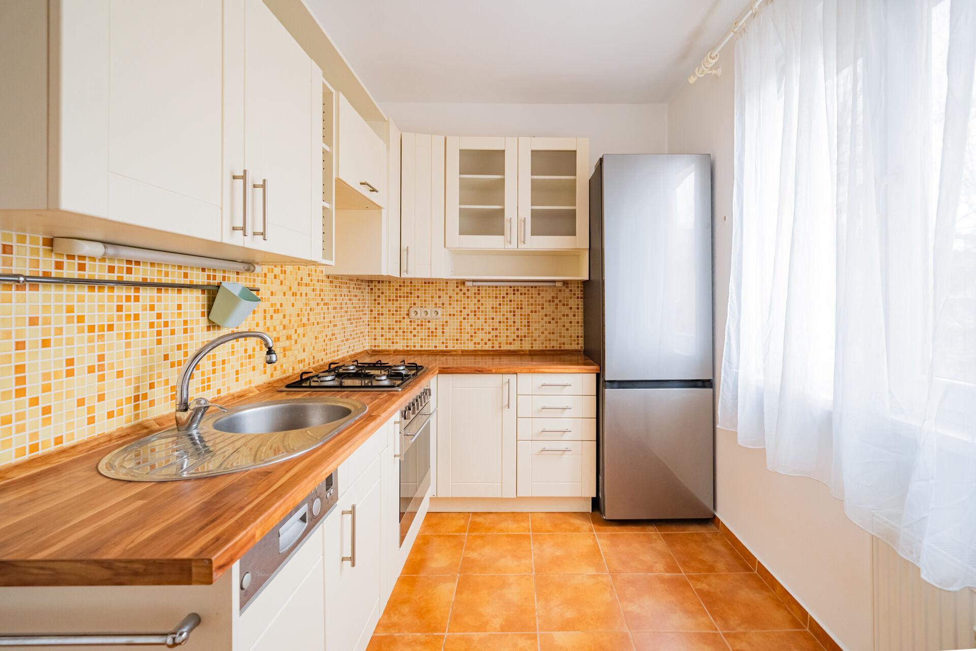 Pronájem 2+1, 58m2, Zeyerova alej, Praha - Břevnov