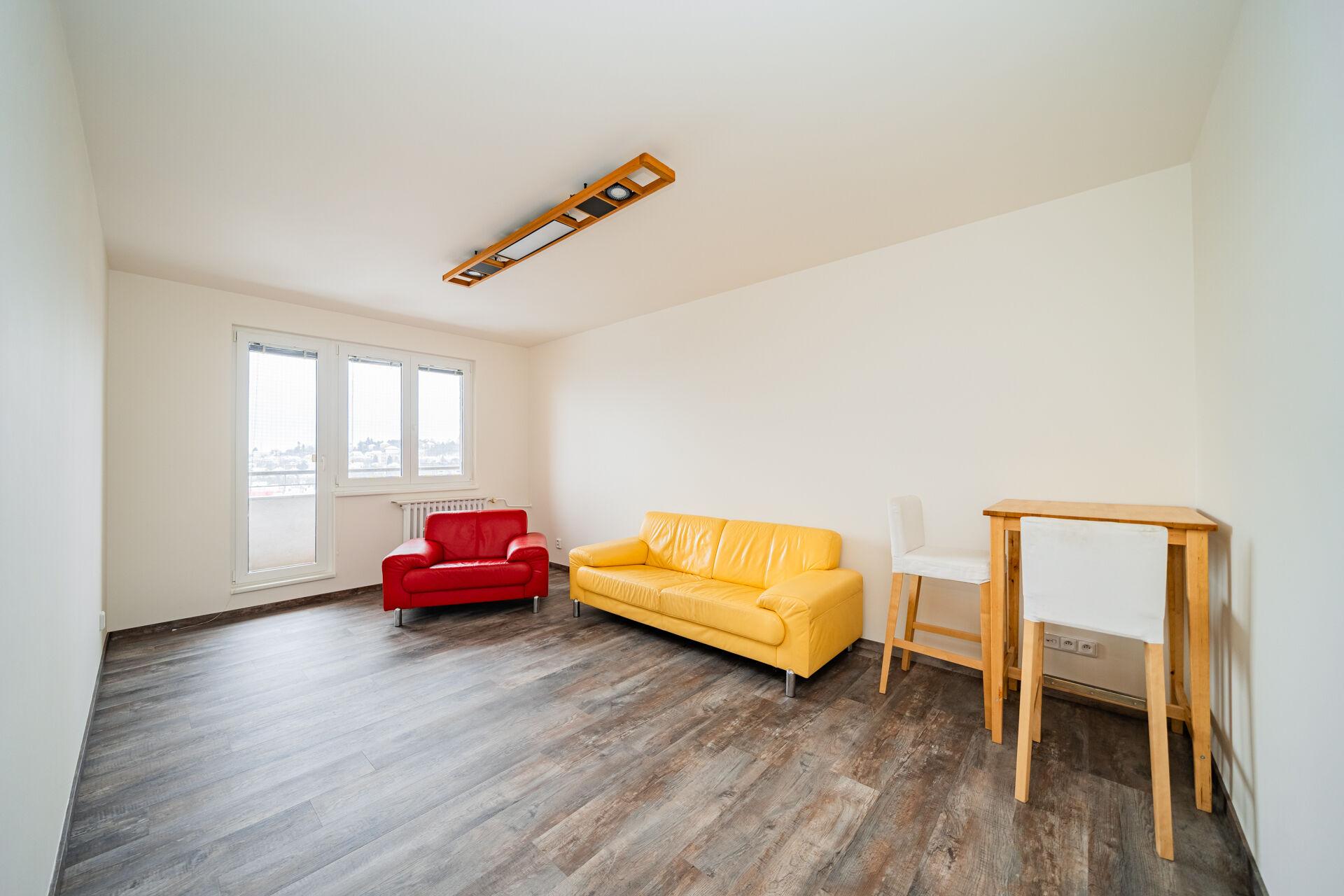 Pronájem bytu 2+1/L, 54 m2, ulice Arabská, Praha 6