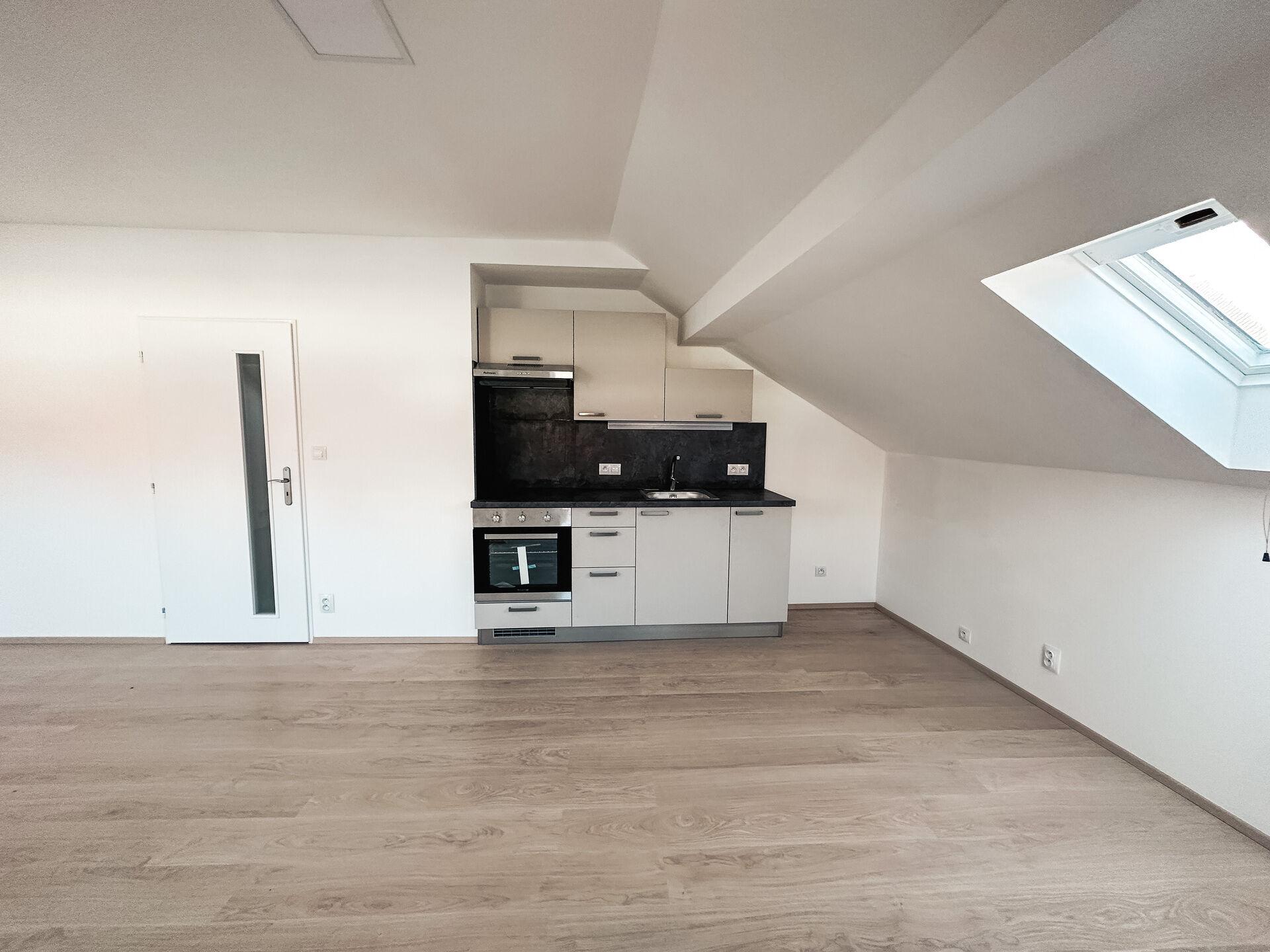 Pronájem bytu 3kk, 74 m2, ul. Jeronýmova, Praha-Žižkov