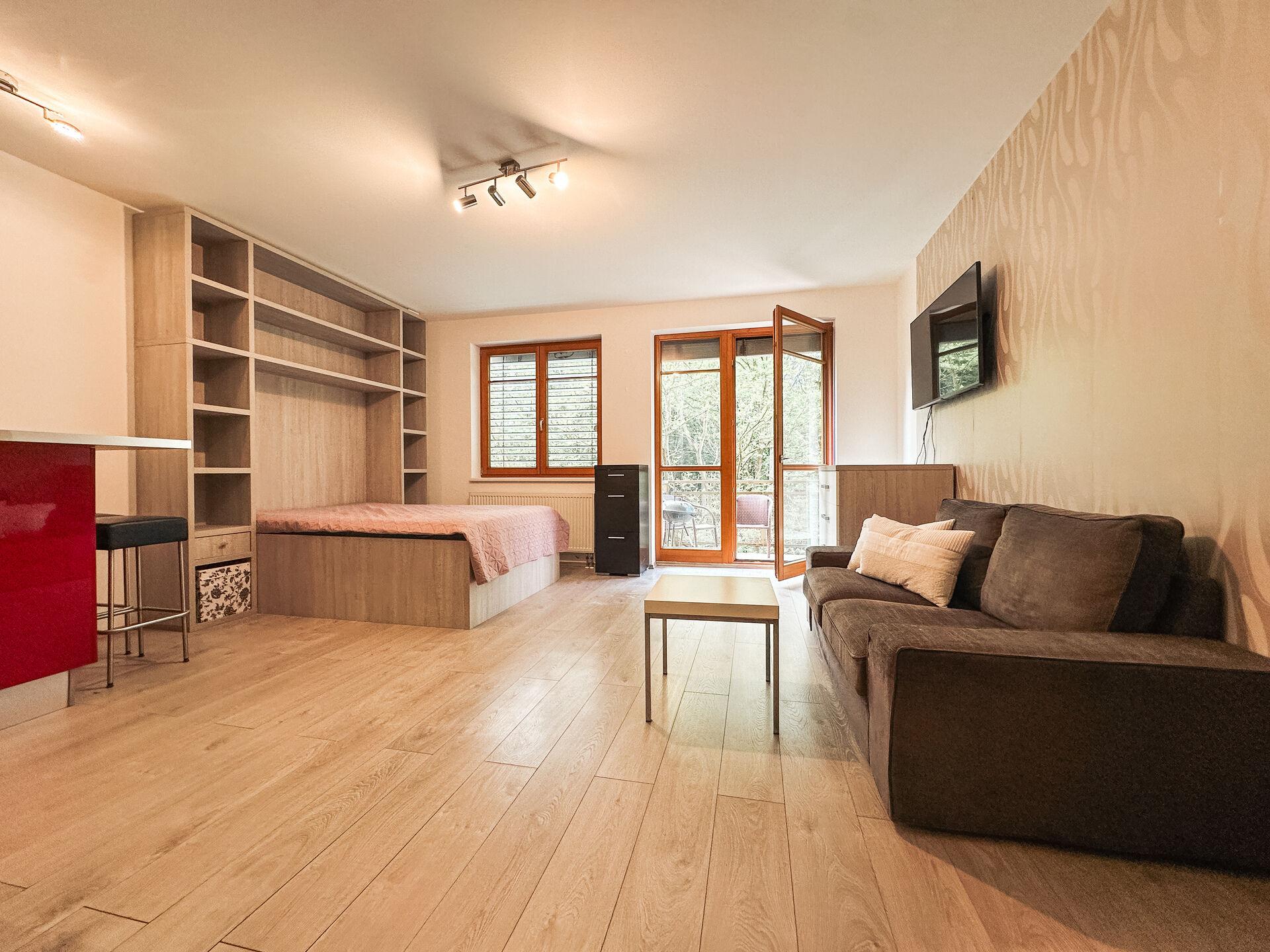 Pronájem bytu 1kk/B, 35m2, ul.Podle náhonu, Praha 10