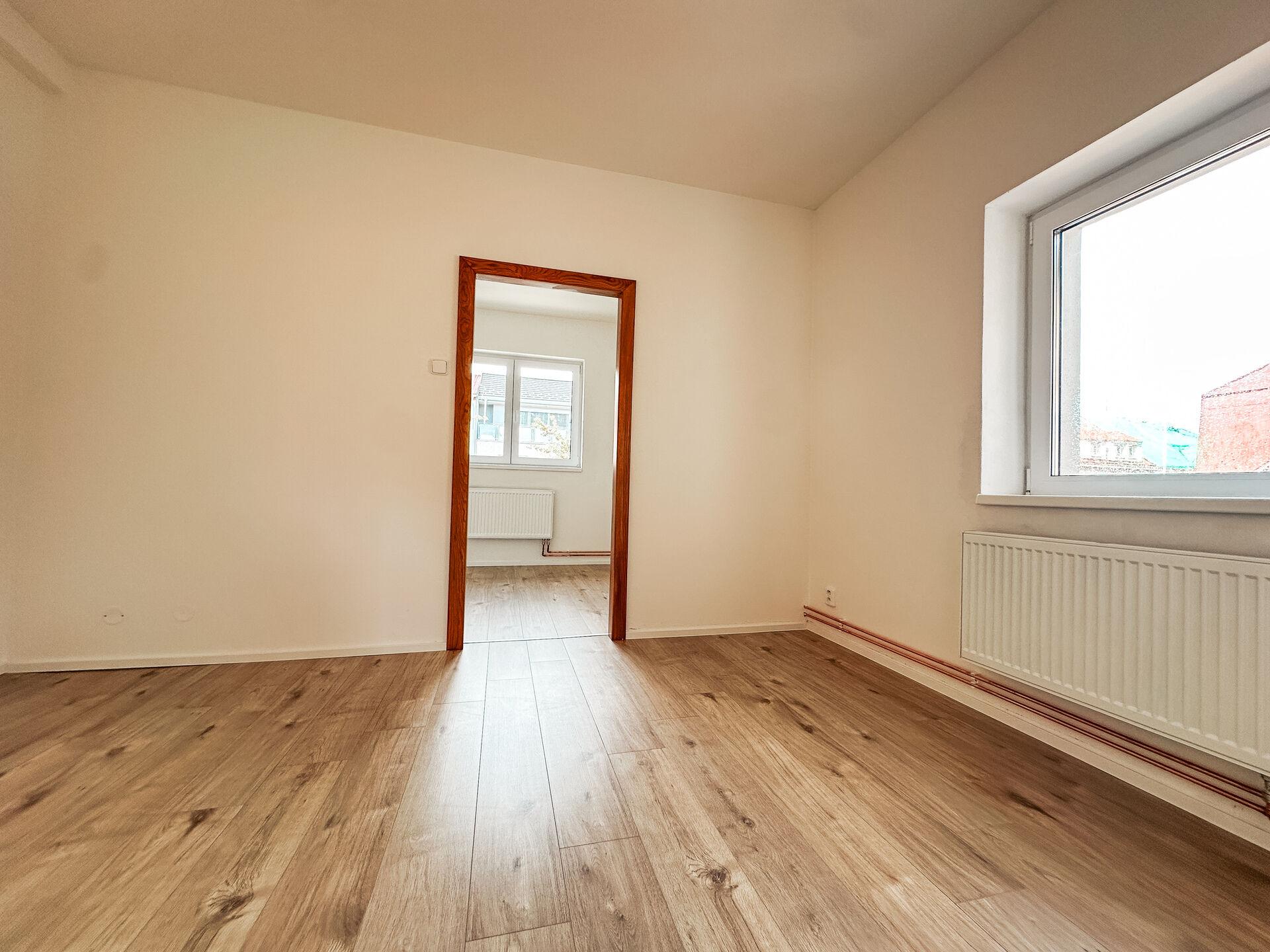 Pronájem kanceláří, 40 m2, ul.Náchodská, Horní Počernice, Praha 9
