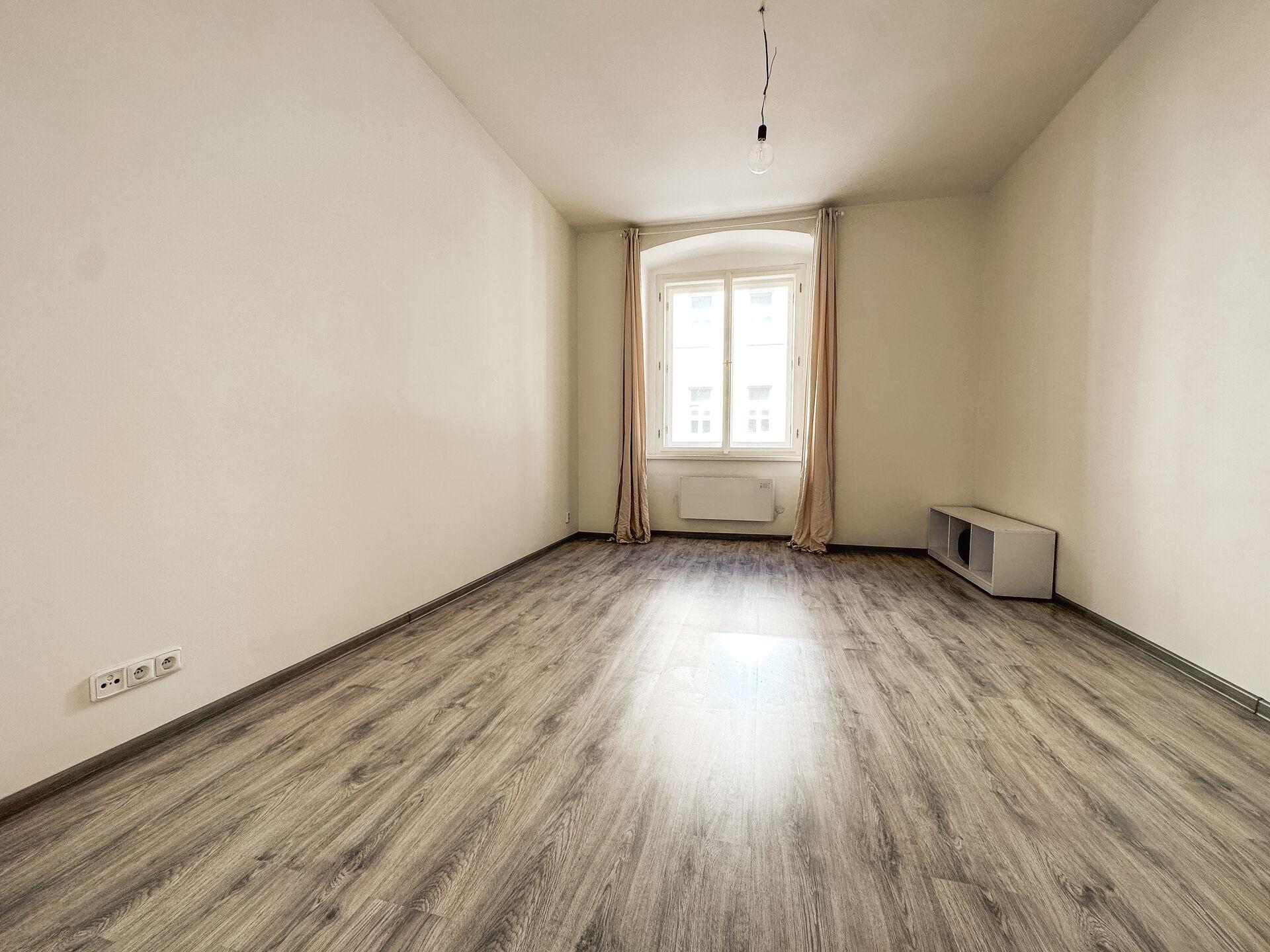 Pronájem bytu 1+1, 32 m2, ul. Jeronýmova, Praha-Žižkov