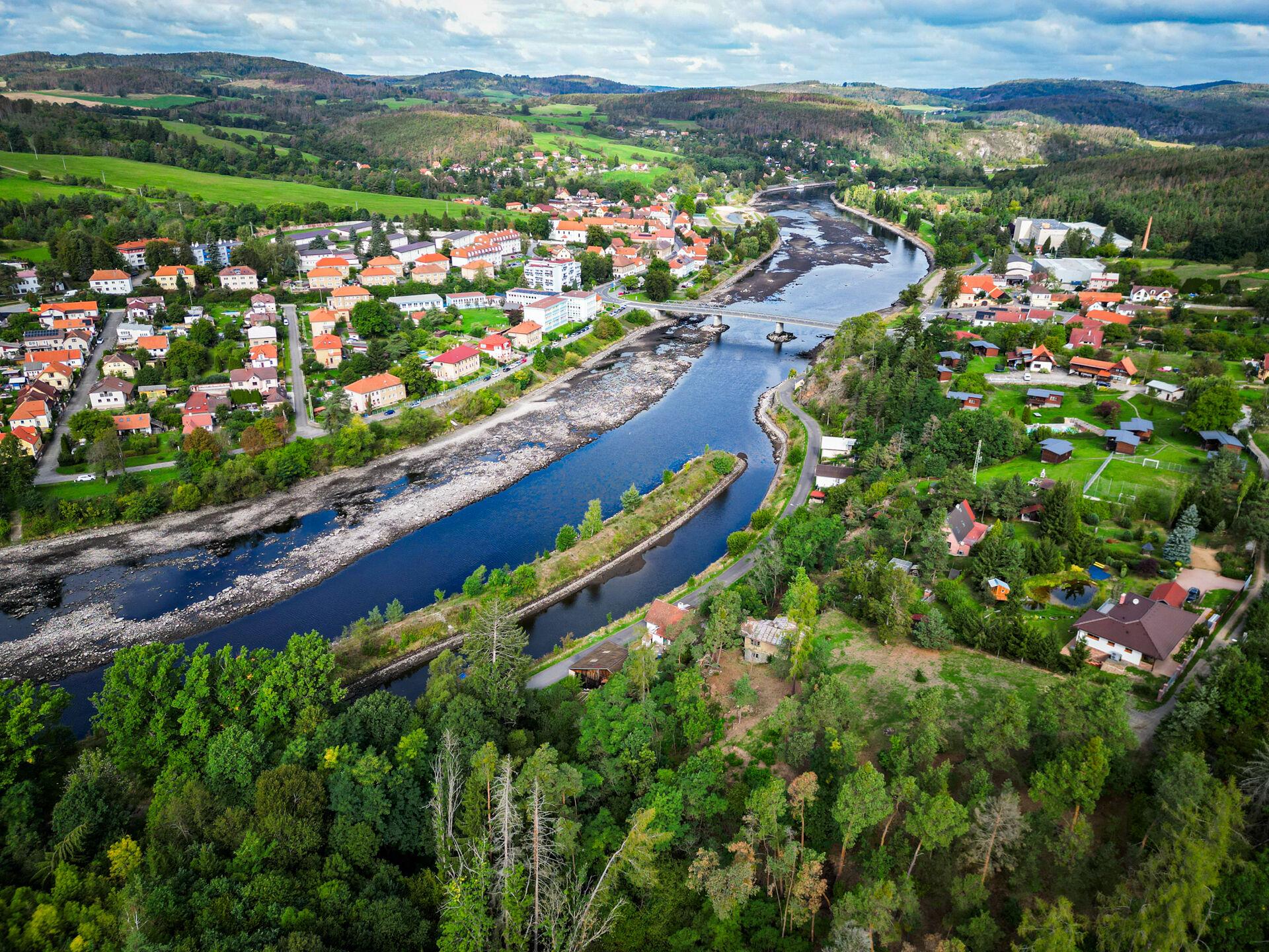 Prodej chaty s unikátním výhledem, pozemek 1561 m2, Kamýk nad Vltavou