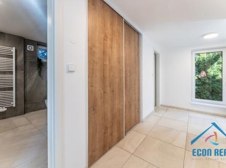 Pronájem domu/vily, 224 m²