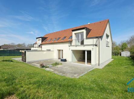 Pronájem domu/vily, 227 m²