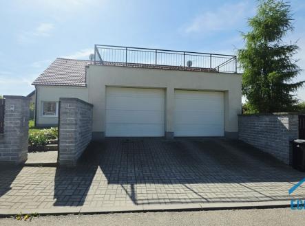 Pronájem domu/vily, 227 m²