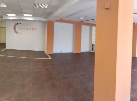 Pronájem - obchodní prostor, 112 m²