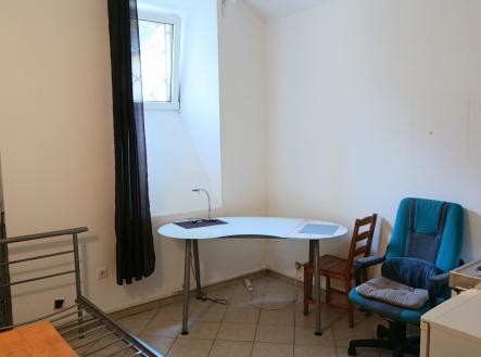 Pronájem komerčního objektu, jiný, 18 m²