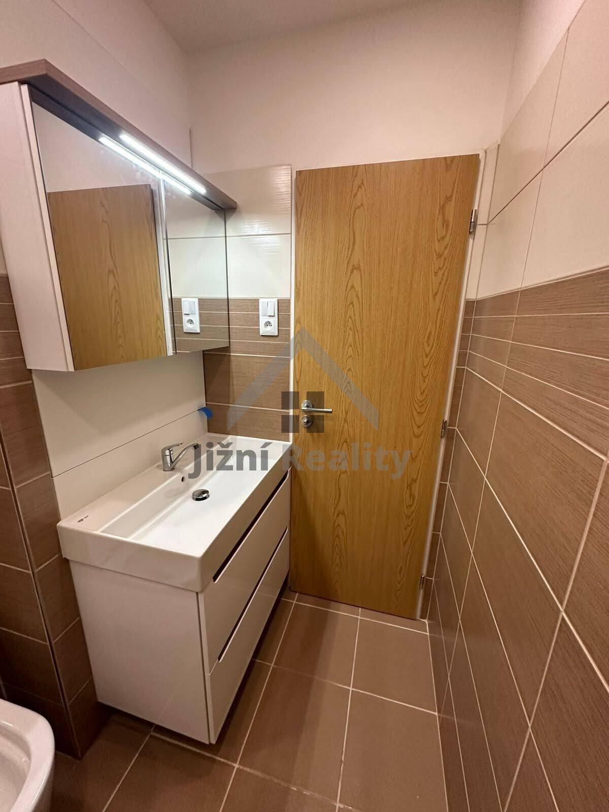 Byt 3+1/B, OV, 61 m2, ulice Průběžná, České Budějovice