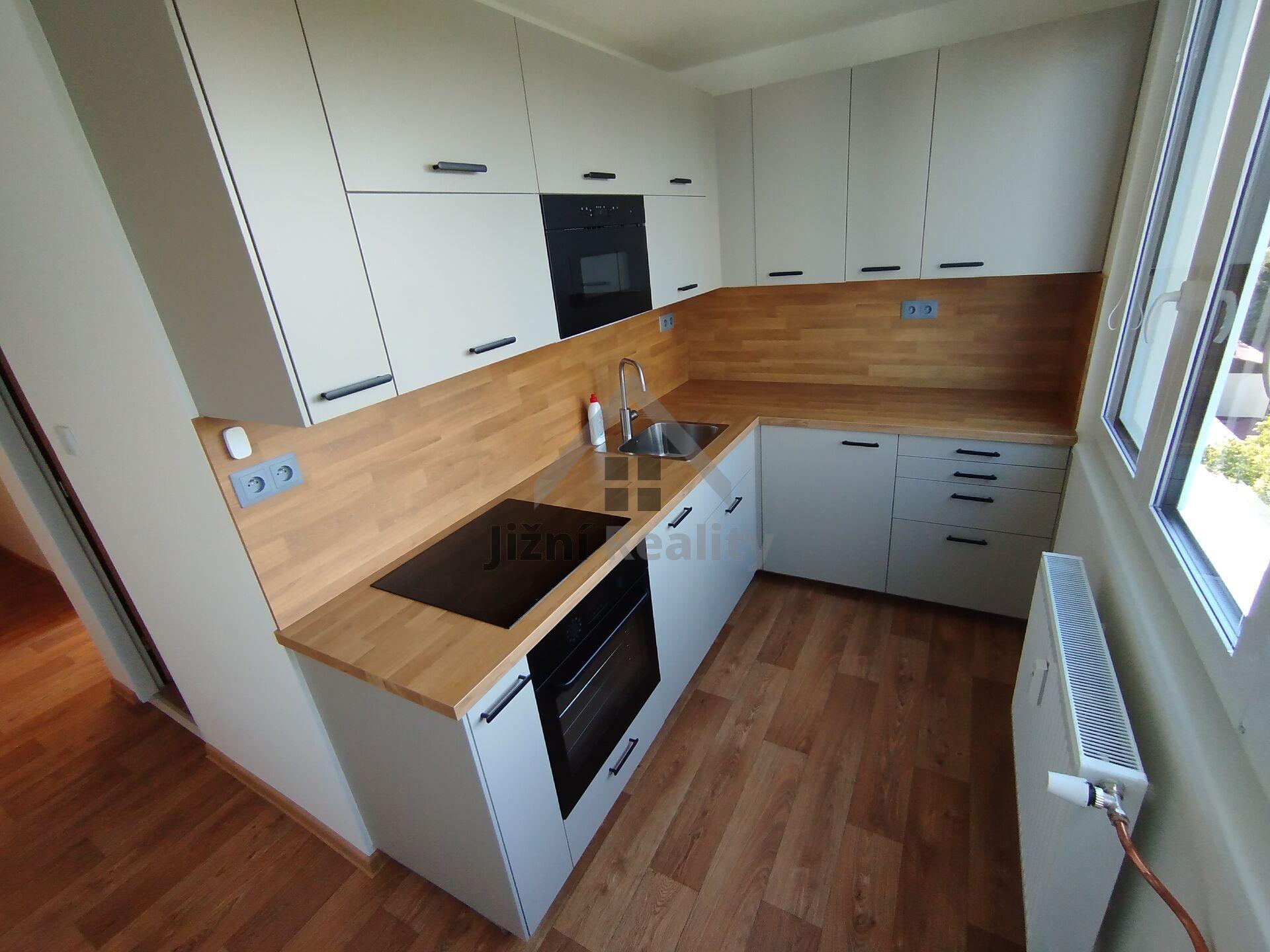 Byt 3+1/B, OV, 61 m2, ulice Průběžná, České Budějovice