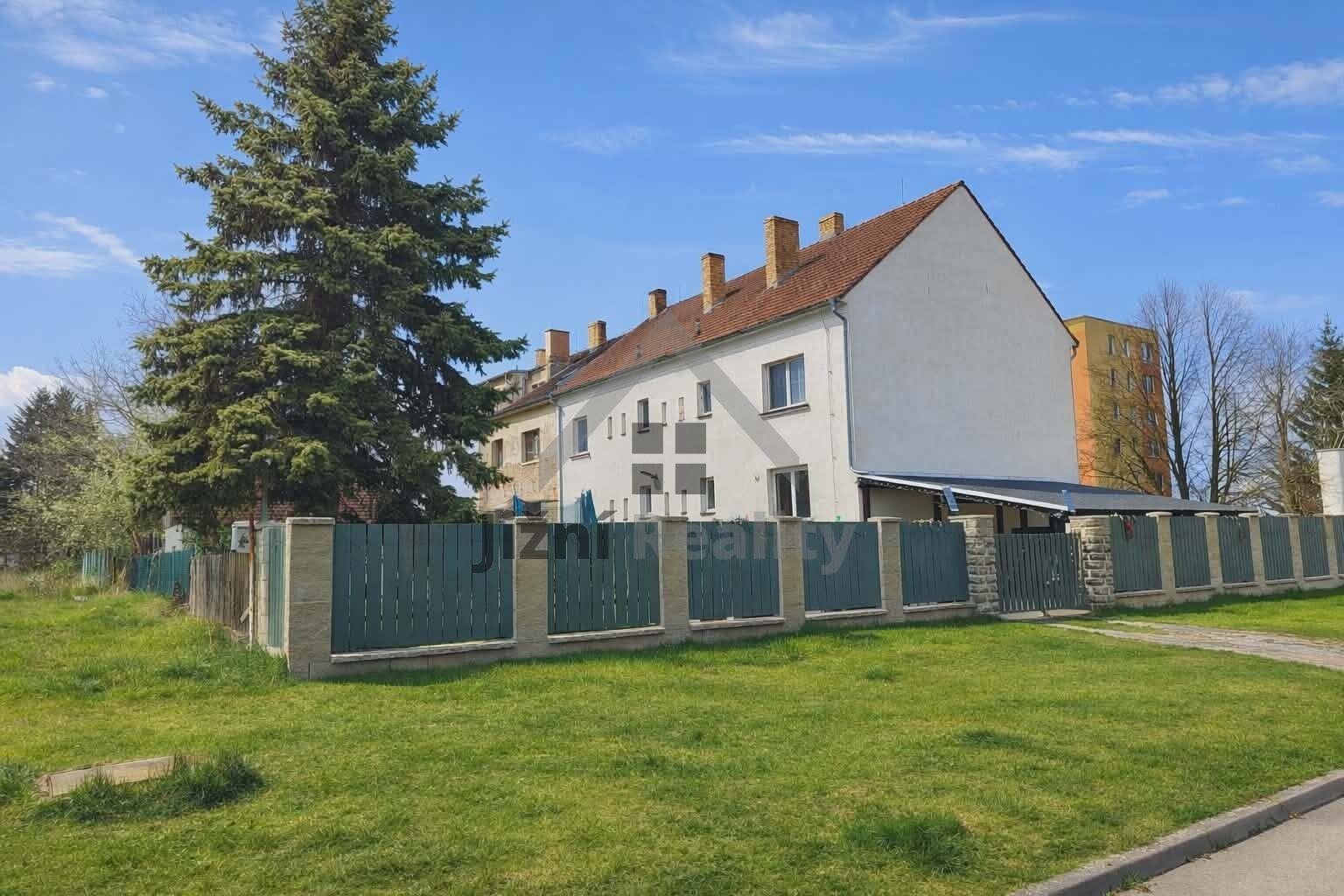 Prodej činžovního domu v Českých Velenicích