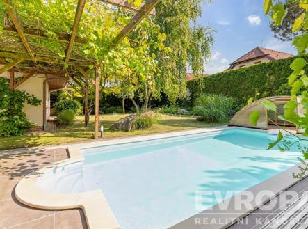 Prodej - dům/vila, 272 m²