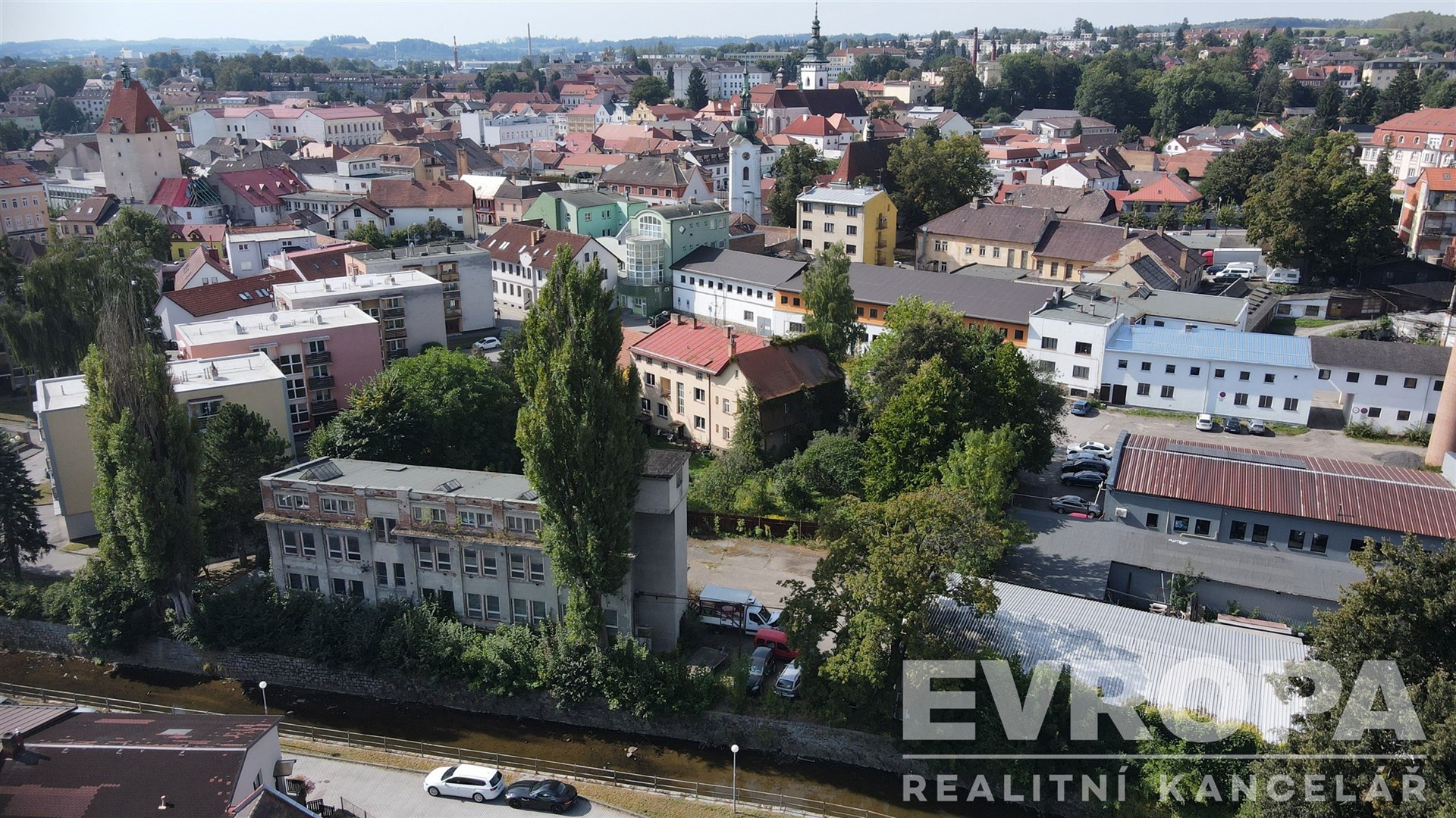 celkový pohled od V