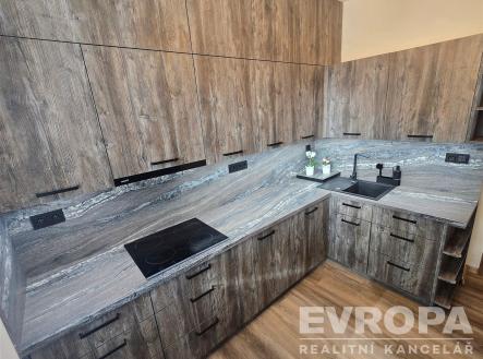 Pronájem bytu, 3+1, 90 m²