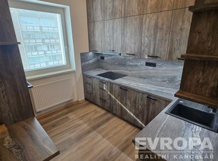 Pronájem bytu, 3+1, 90 m²