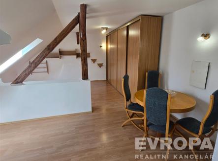 Pronájem bytu, 2+kk, 79 m²