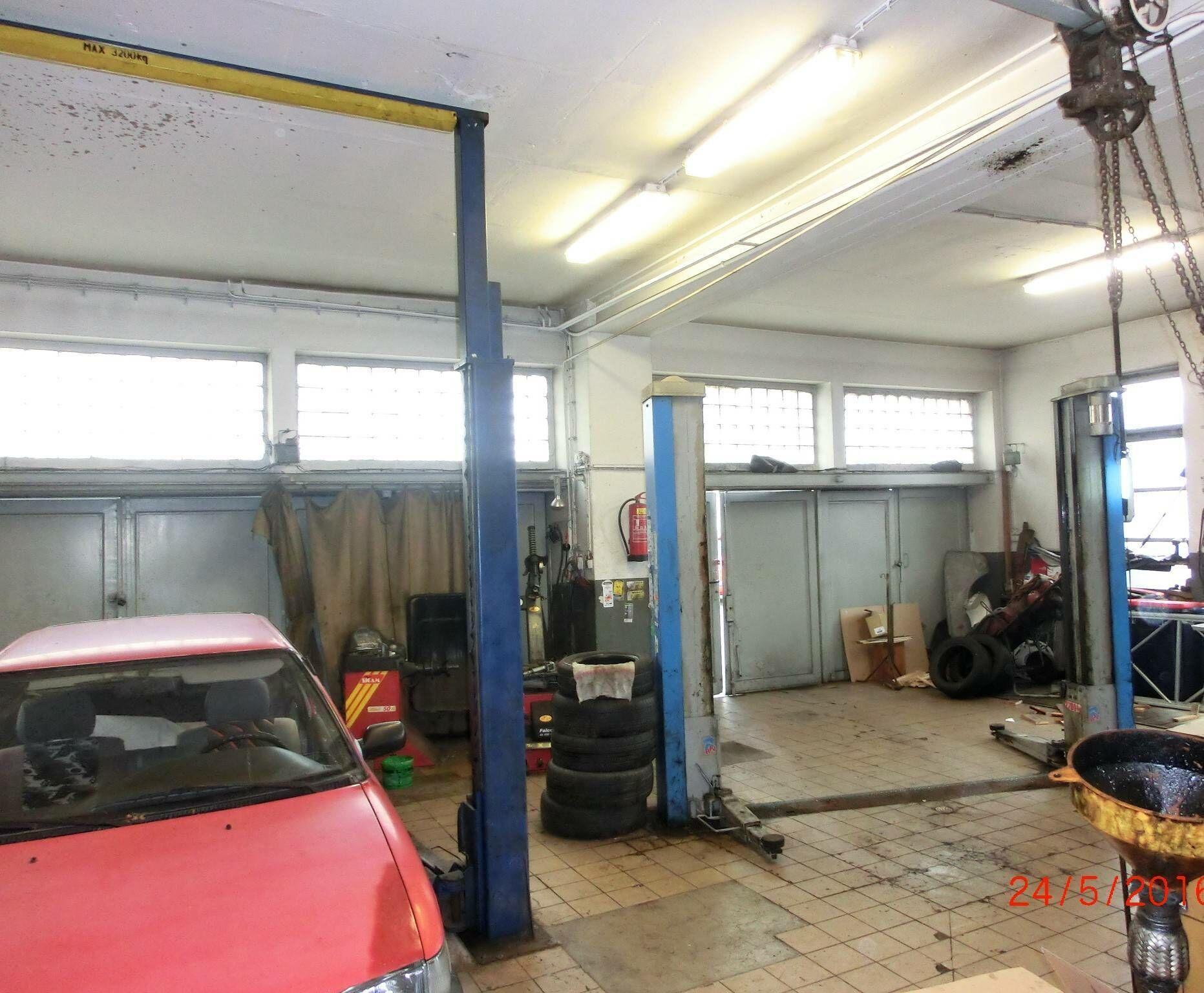 Pronájem části vybavené autodílny - 1 stání, Karlovy Vary - Západní ulice